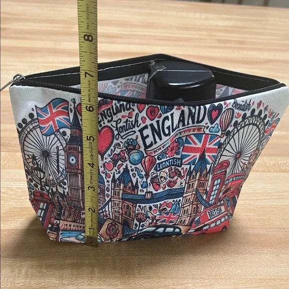 #1344=England Themed Cosmetic Bag - Picture 4 of 6